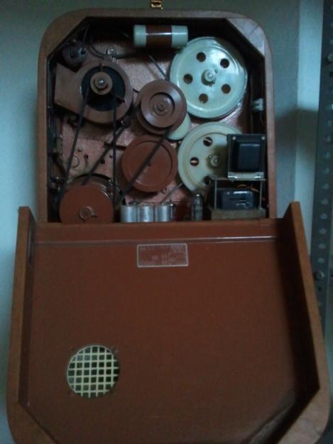 Vendo proyector de cine-sonoro, 16mm.  (Antiguedad)