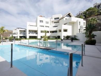 Apartamento con 2 dormitorios se vende en Estepona, Costa del Sol