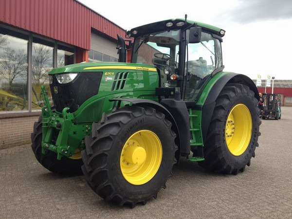 John Deere 6210R