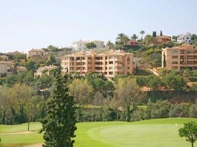 Apartamento con 3 dormitorios se vende en Marbella, Costa del Sol