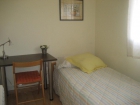 Habitación exterior, equipada con TV privada, wifi, mesa de trabajo. Muy soleada y luminos - mejor precio | unprecio.es