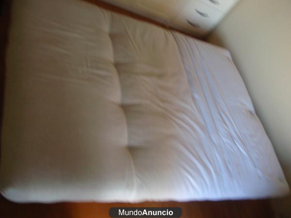 Vendo Sofá-cama matrimonio con funda en perfecto estado.