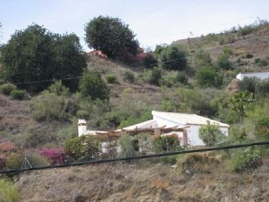 Chalet con 3 dormitorios se vende en Cartama