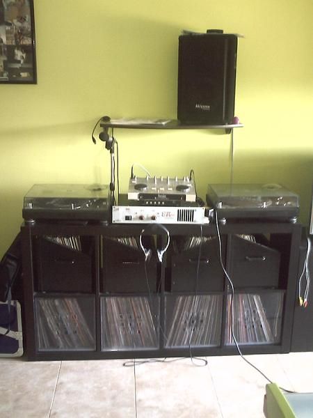 VENDO COLECCION DE VINILOS MAS EQUIPO DJ