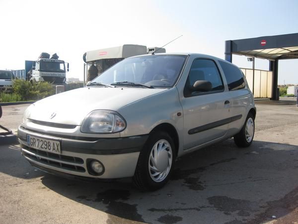 Se vende Renault Clio 1.9D en Granada