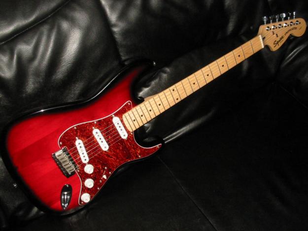 Guitarra SQUIER STRATOCASTER by FENDER