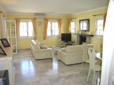 Apartamento con 2 dormitorios se vende en Benalmadena Costa, Costa del Sol