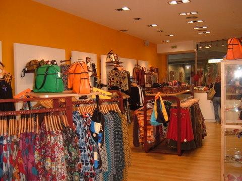 mobiliario tienda ropa