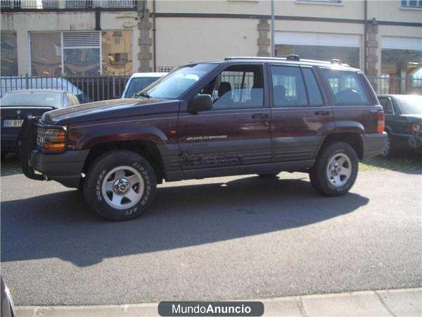 Jeep Grand Cherokee LAREDO 2.5TD