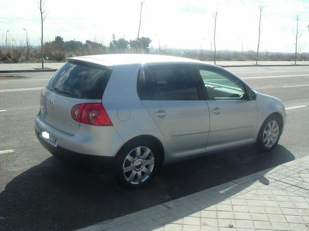VOLSWAGEN  GOLF 1.6 FSI SPORTLINE TAPICERIA PIEL +EXTRAS