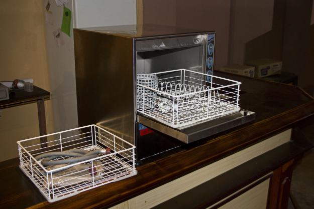 Vendo lavavasos de hostelería, 325€