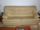 SE VENDE SOFA DE 3 PLAZAS+DOS INDIVIDUALES DE PIEL.COLOR BEIGE - mejor precio | unprecio.es