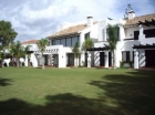 Chalet con 5 dormitorios se vende en Marbella, Costa del Sol - mejor precio | unprecio.es