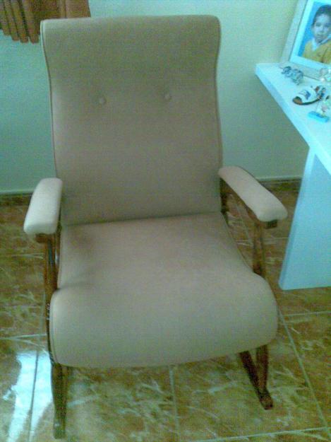 VENDO MECEDORA ANTIGUA EN MURCIA (DOS)