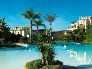 Apartamento con 2 dormitorios se vende en Marbella, Costa del Sol