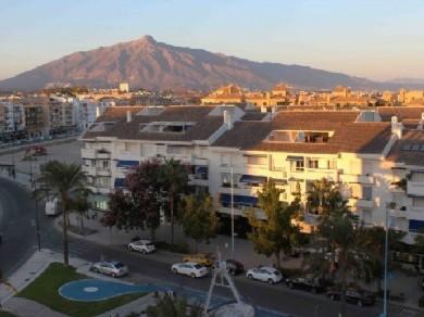 Apartamento con 3 dormitorios se vende en Marbella, Costa del Sol