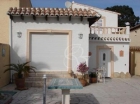 Bungalow con 2 dormitorios se vende en Moraira, Costa Blanca - mejor precio | unprecio.es