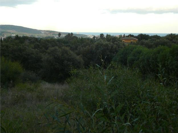 Parcela de gran extension en Sotogrande con vistas al mar y montaña