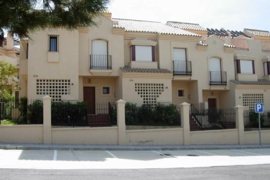 3 Dormitorio Casa En Venta en Nueva Andalucia, Málaga