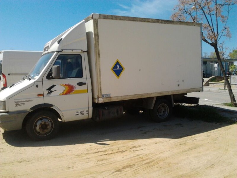 Camion iveco 40-12 isotermico