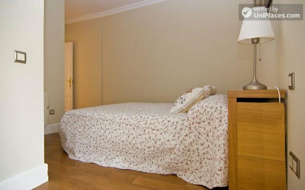 Classy 2-bedroom apartment in vibrant Tirso de Molina