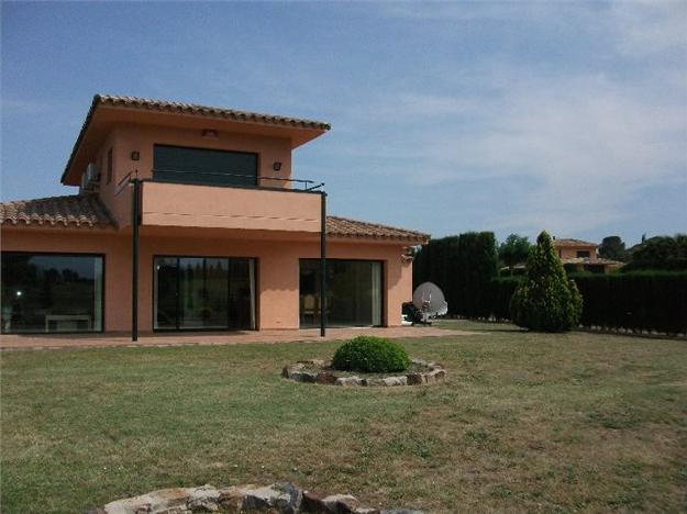 Casa en alquiler en Golf&Resort Torremirona Navata