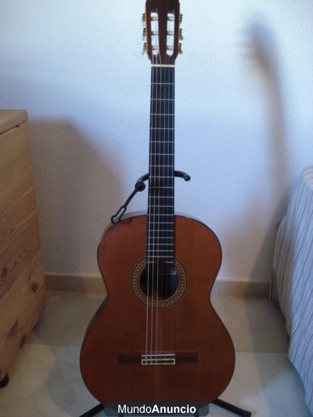 VENDO GUITARRA CLASICA ALHAMBRA 8C