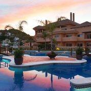 Apartamento a la venta en Nueva Andalucía Costa del Sol