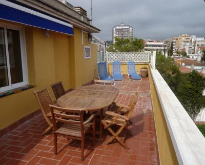 Central Airy Duplex Apartment Sleeps 6