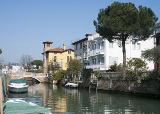Habitaciones : 6 habitaciones - 11 personas - vistas a mar - venecia  venecia (provincia de)  veneto  italia