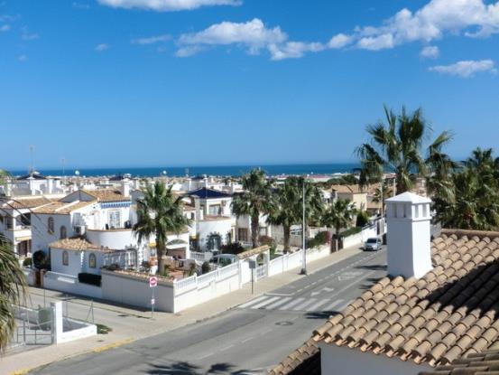 Charmoso Apartamento em Los Dolses, Alicante, Espanha de Dois Quartos