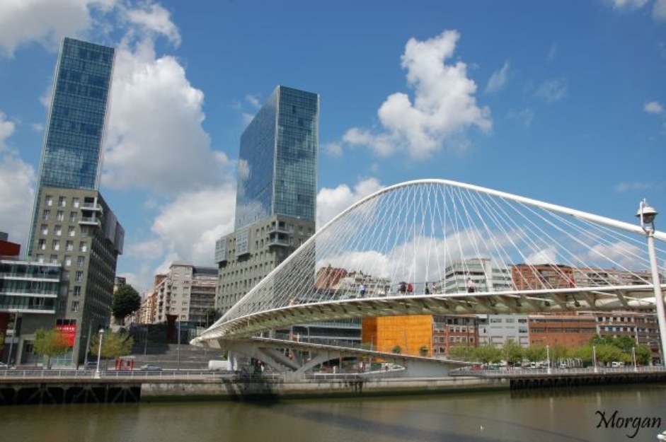 Parcelas de garaje en las Torres de Isozaki