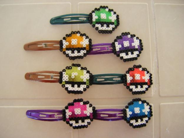 PENDIENTES, COLLARES, CUELGAMOVILES...DE HAMA BEADS