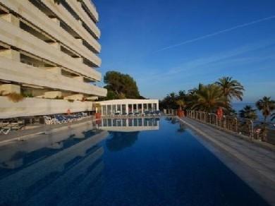 Apartamento con 2 dormitorios se vende en Marbella, Costa del Sol