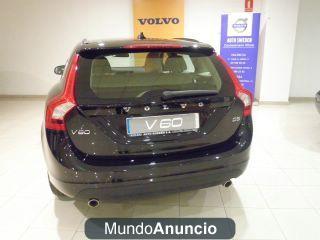 Volvo V60 D5 MOMENTUM