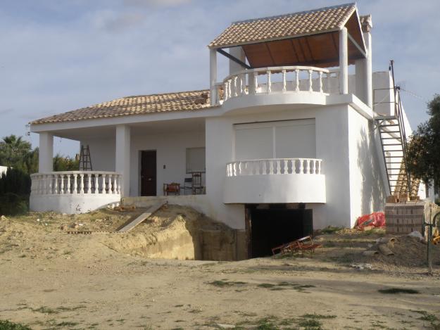 finca de 12000m2 con chalet y piscina