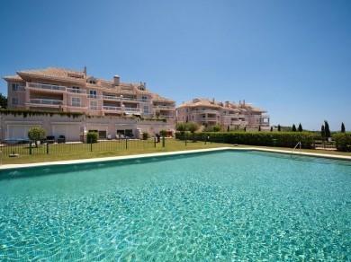 Apartamento con 3 dormitorios se vende en Benahavis, Costa del Sol