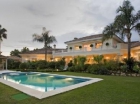 Chalet con 6 dormitorios se vende en Marbella, Costa del Sol - mejor precio | unprecio.es