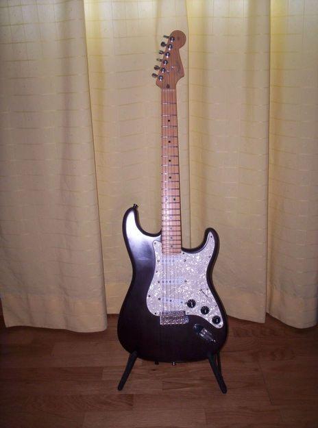 FENDER STRATO MADE IN USA. ¡¡CHOLLO!!