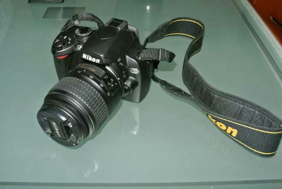 Nikon D60 con gran equipo fotografico