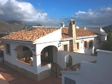 Chalet con 3 dormitorios se vende en Orba