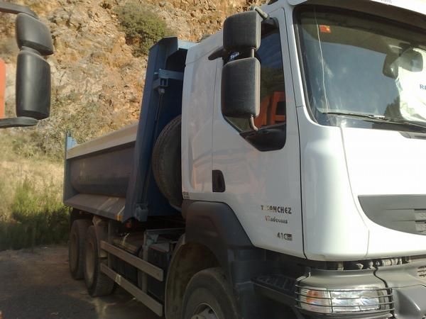 VENDO CAMION DUMPER