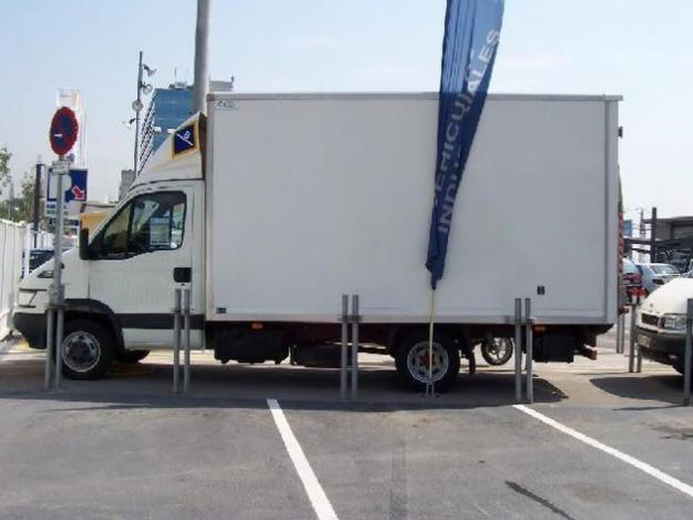 Comprar Iveco 35 / 14 CAJA CERRADA '05 en Esplugues De Llobregat
