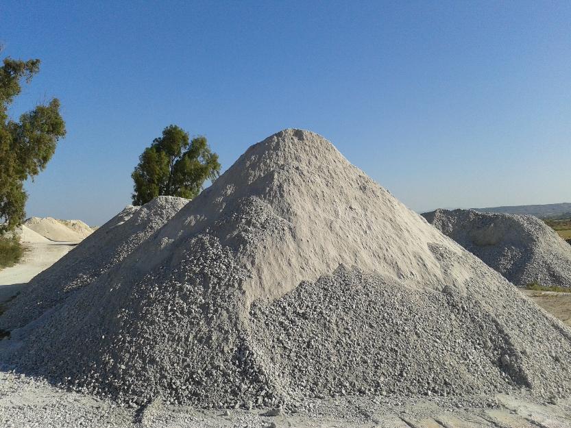 Arcilla silical, Anhidrita, Dolomitas, Dolomita más Yeso agrícola, Áridos.