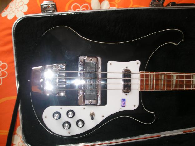 Bajo Rickenbacker 4003 JetGlo del 2005