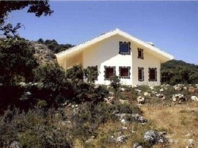 Chalet con 5 dormitorios se vende en Velez-Malaga, Axarquia