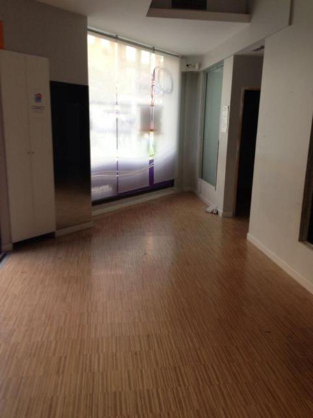 En alquiler local con posibilidad de s/h 260m² en zona El Espinillo. Villaverde Bajo.