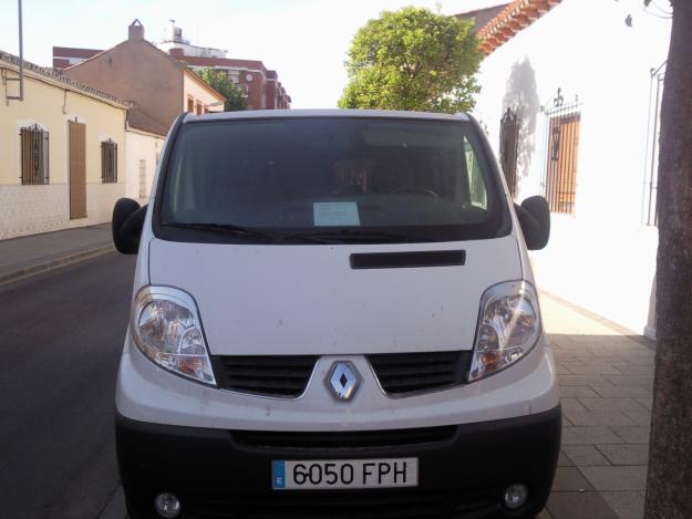 venta de furgoneta renault traffic combic 115 C.V.