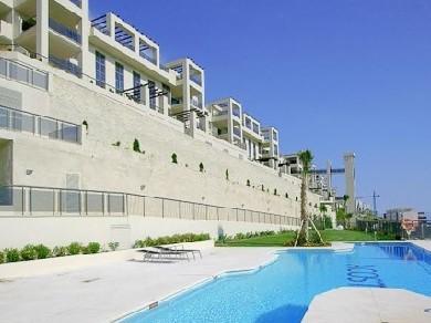 Apartamento con 3 dormitorios se vende en Estepona, Costa del Sol