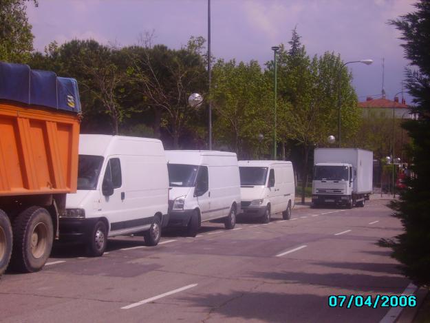 vendo camion  con puesto de trabajo